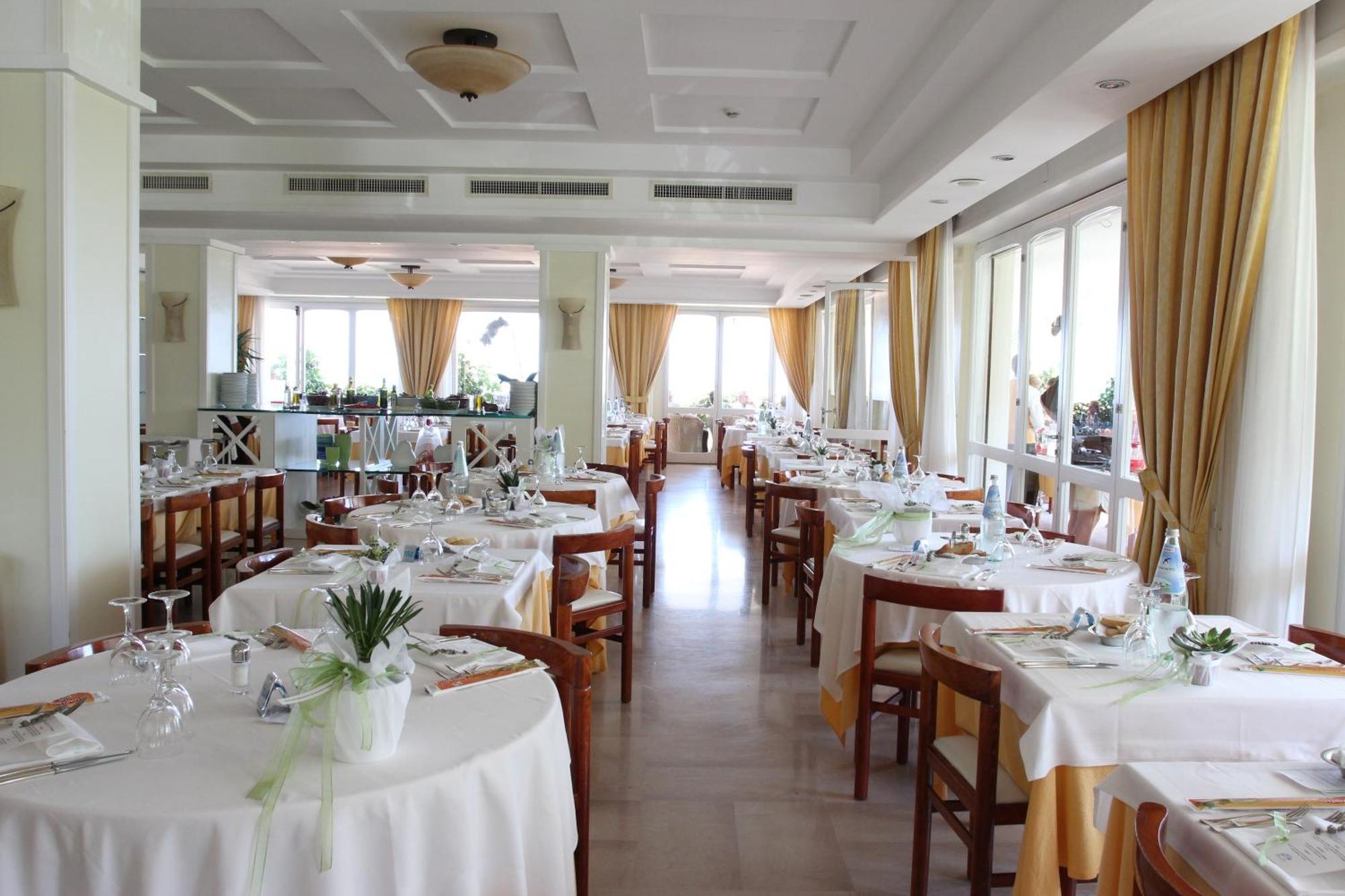 Albergo Punta De L'Est Франкавилла-аль-Маре Экстерьер фото